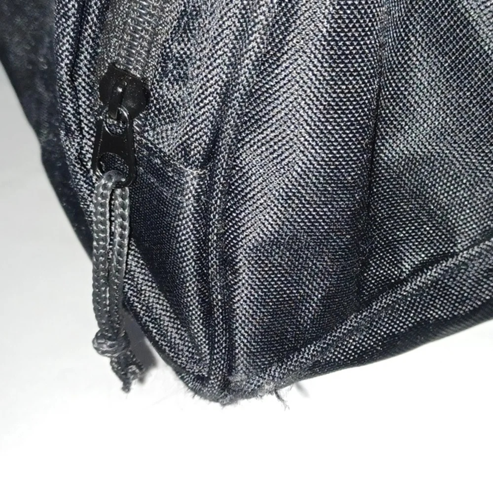 Reebok duffel bag black and gray gym bag 19